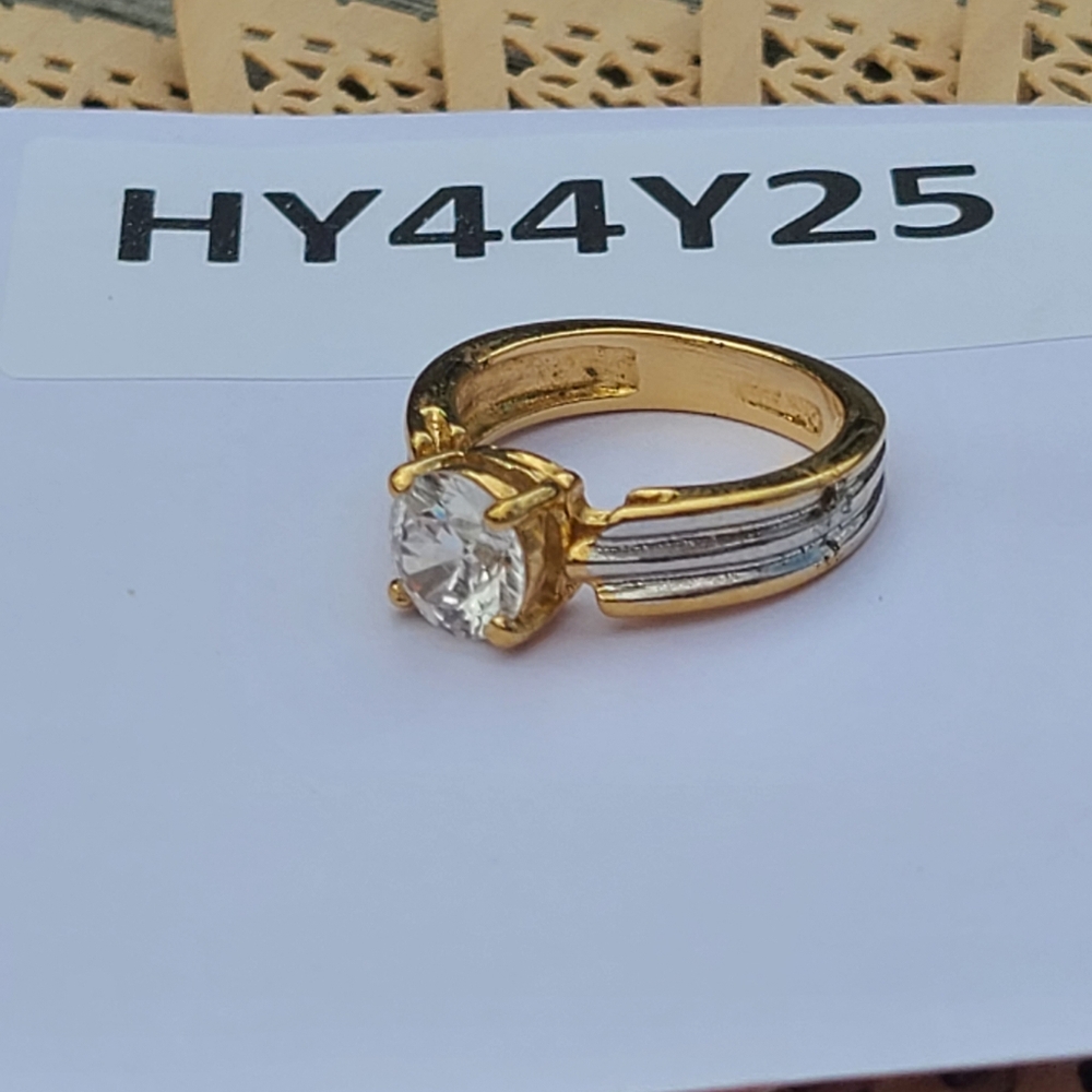 90's Style ladies gold ring size 7.5 - Picture 11 of 12
